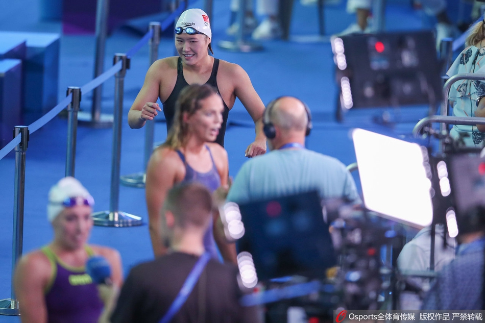 女子200蛙半决赛叶诗文晋级
