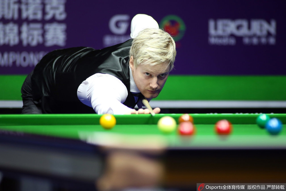 国锦赛首日罗伯逊6-2邦德