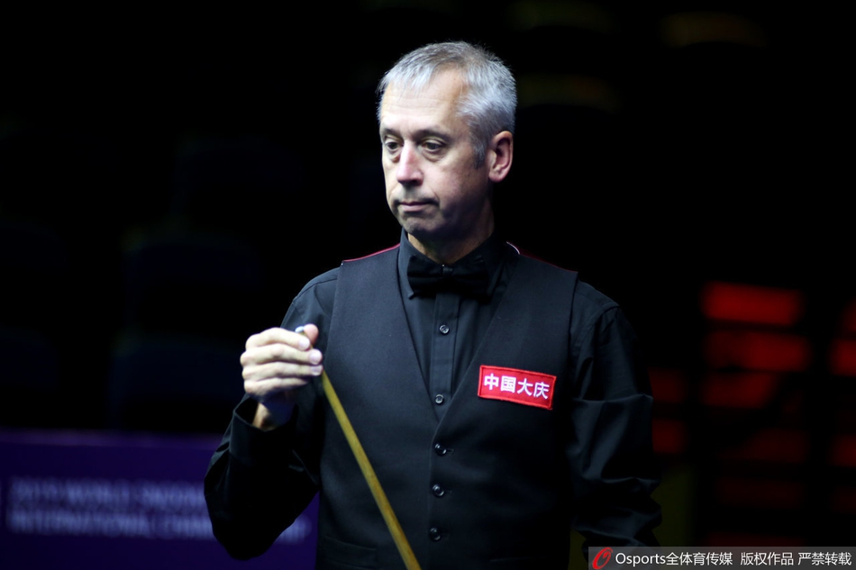 国锦赛首日罗伯逊6-2邦德