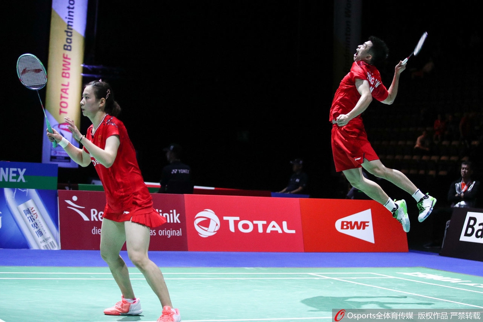 世锦赛郑思维/黄雅琼进八强