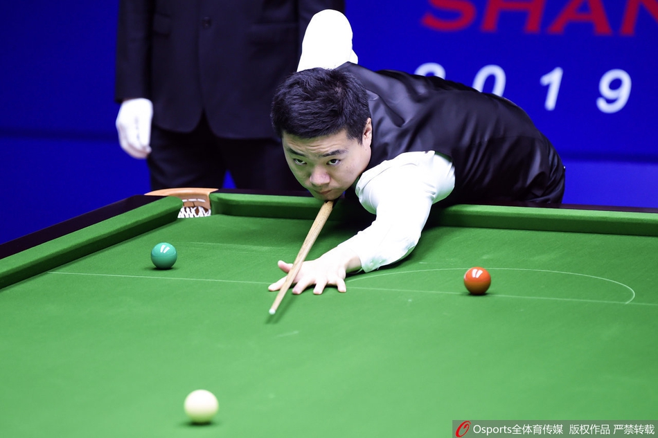 上海大师赛首轮丁俊晖6-2赵剑波