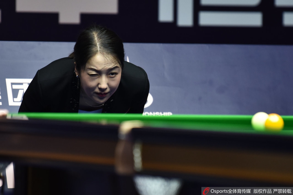 斯诺克中锦赛裁判颜值惊艳