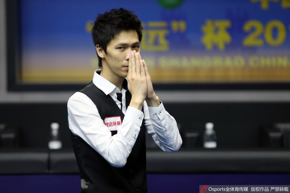 世界公开赛特鲁姆普捧杯