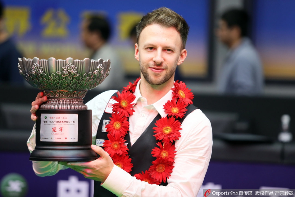 世界公开赛特鲁姆普捧杯