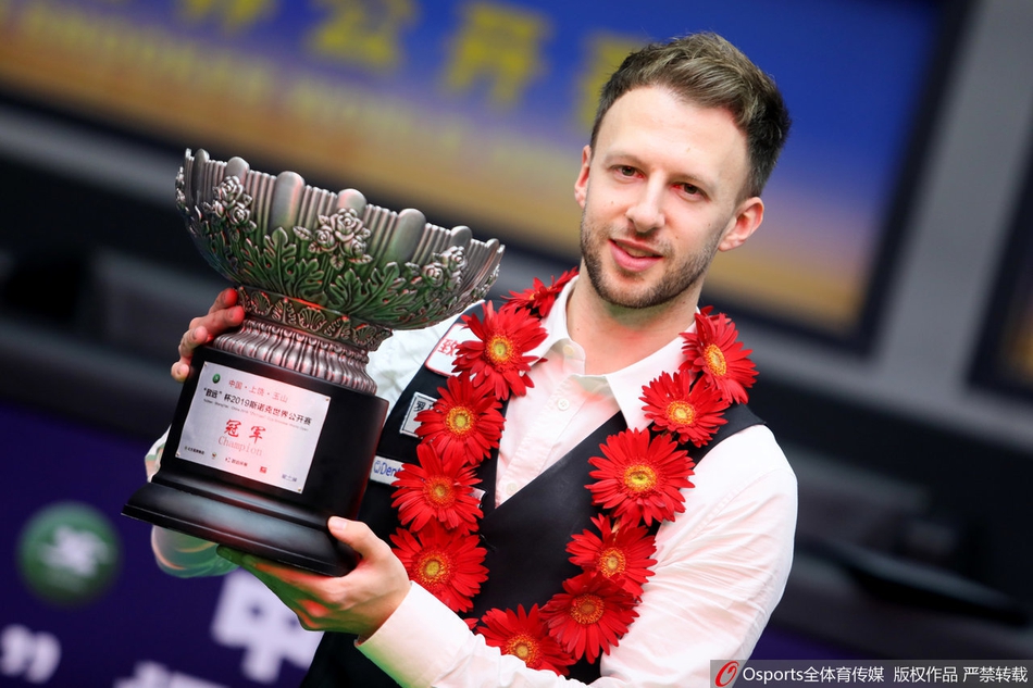 世界公开赛特鲁姆普捧杯