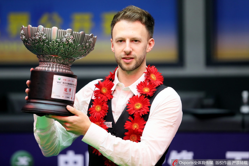 世界公开赛特鲁姆普捧杯