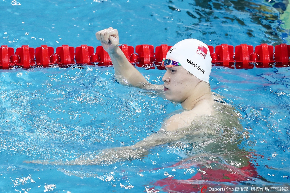 冠军游泳系列赛广州站孙杨400自夺冠