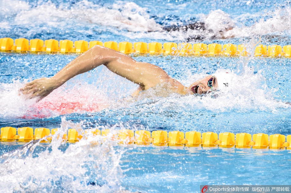 冠军游泳系列赛广州站孙杨400自夺冠