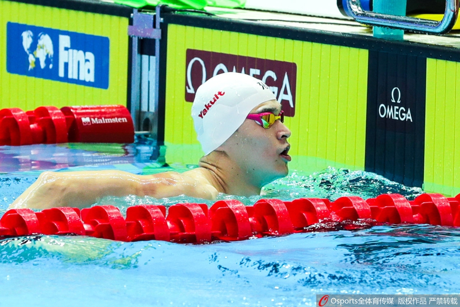 孙杨训练朱志根池边指导