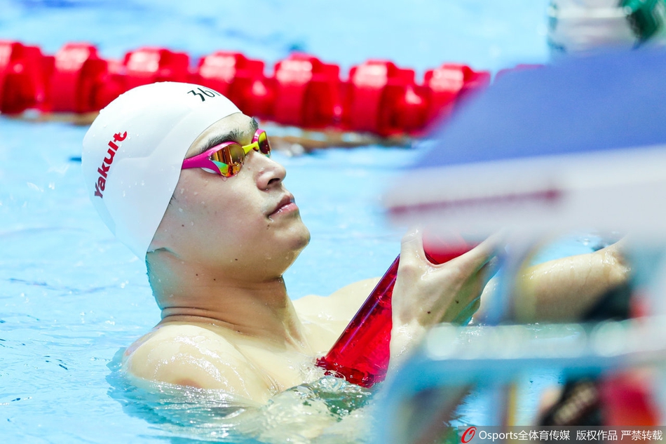 孙杨训练朱志根池边指导