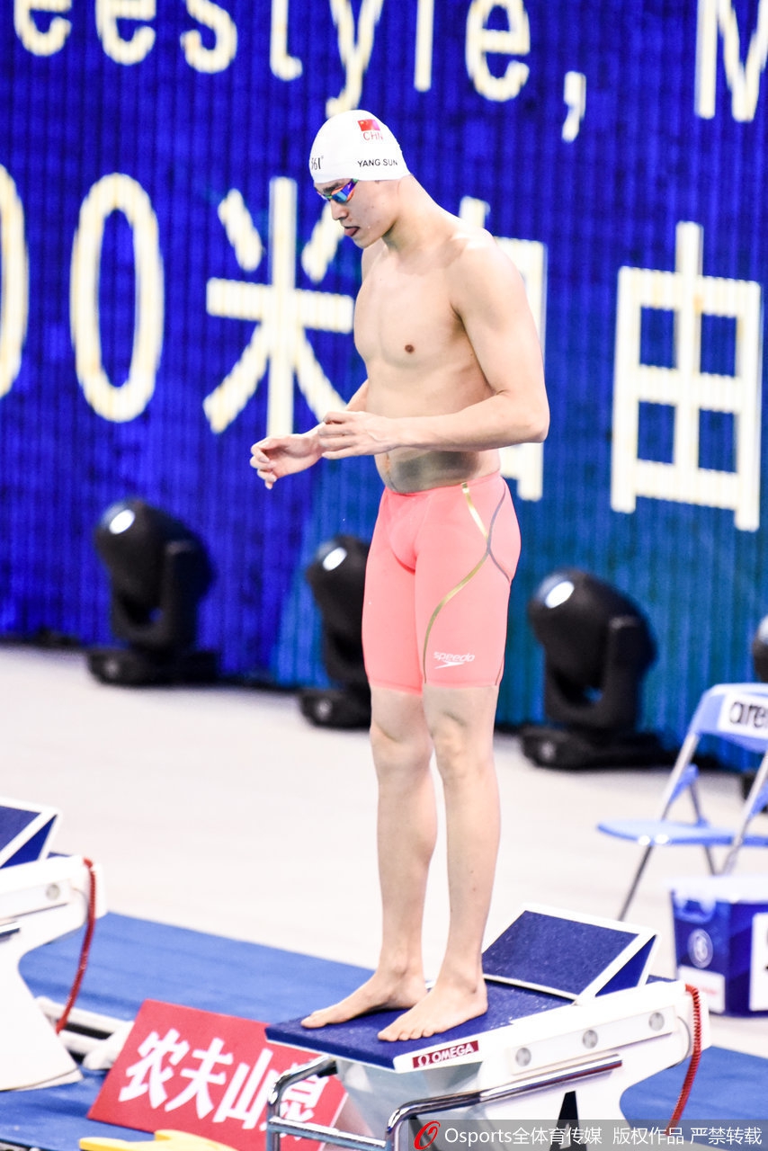 冠军游泳系列赛广州站孙杨400自夺冠