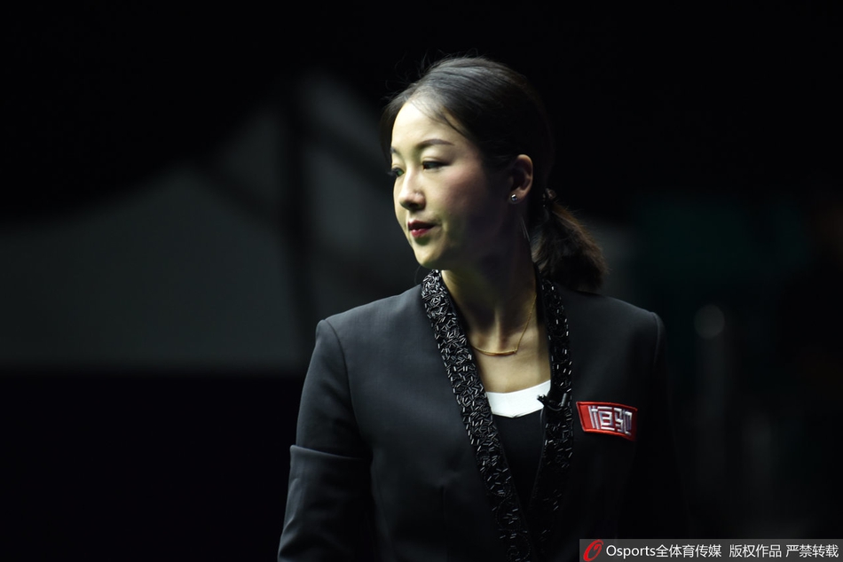 斯诺克中锦赛裁判颜值惊艳