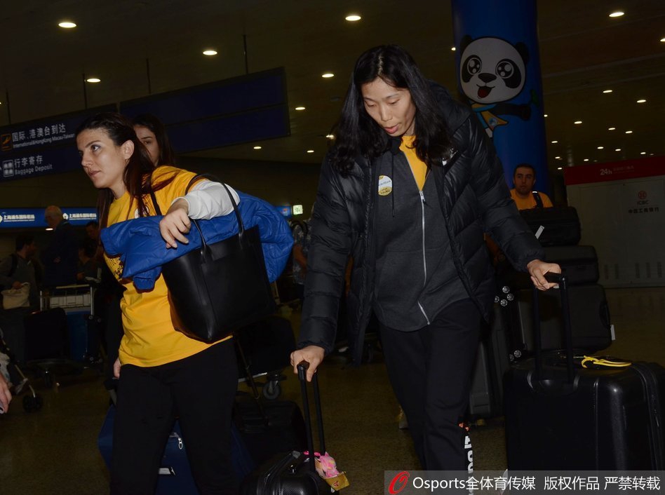 朱婷随瓦基弗银行回国受追捧