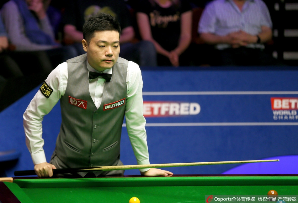 世锦赛丁俊晖10-7淘汰麦克吉尔