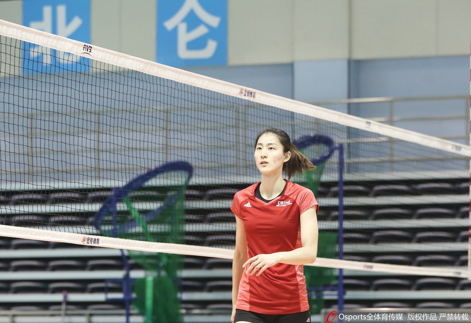 中国女排五一不休息积极训练