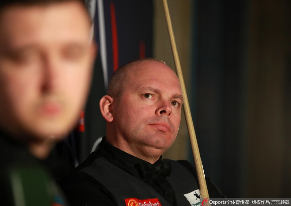 大师赛宾汉姆6-4威尔逊进4强