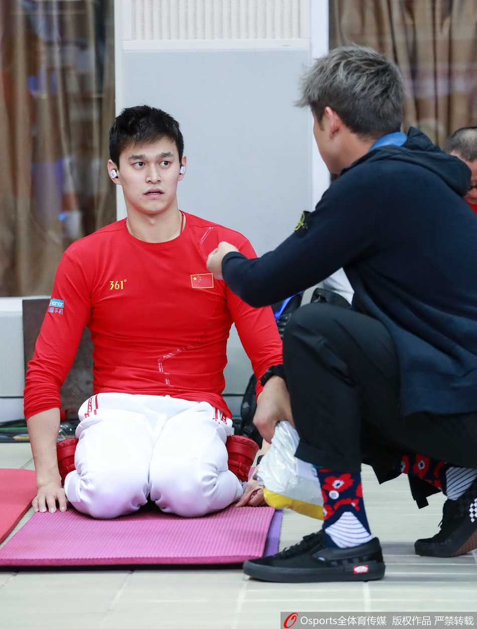 全国冠军赛孙杨热身动作妖娆