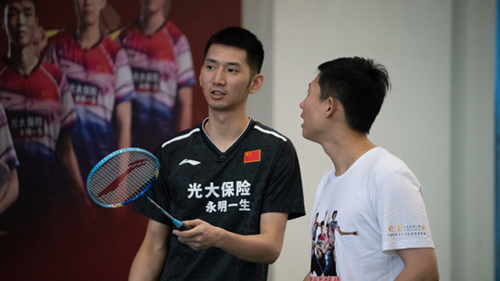 周昊东韩呈恺参加球迷见面会