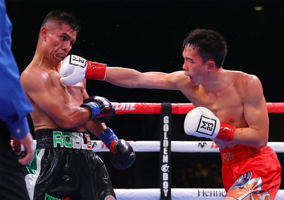 徐灿客场卫冕拳王金腰带