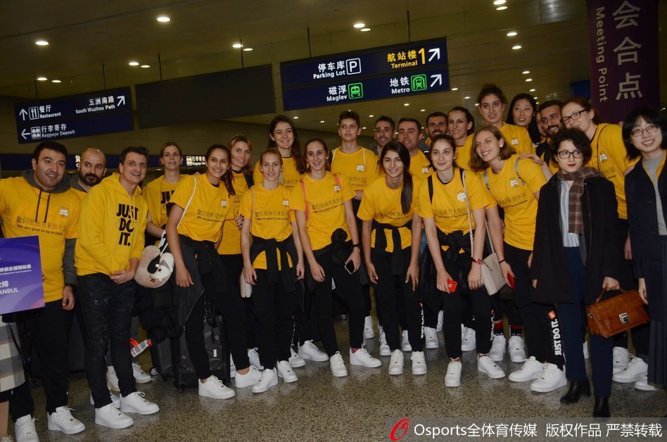 朱婷随瓦基弗银行回国受追捧