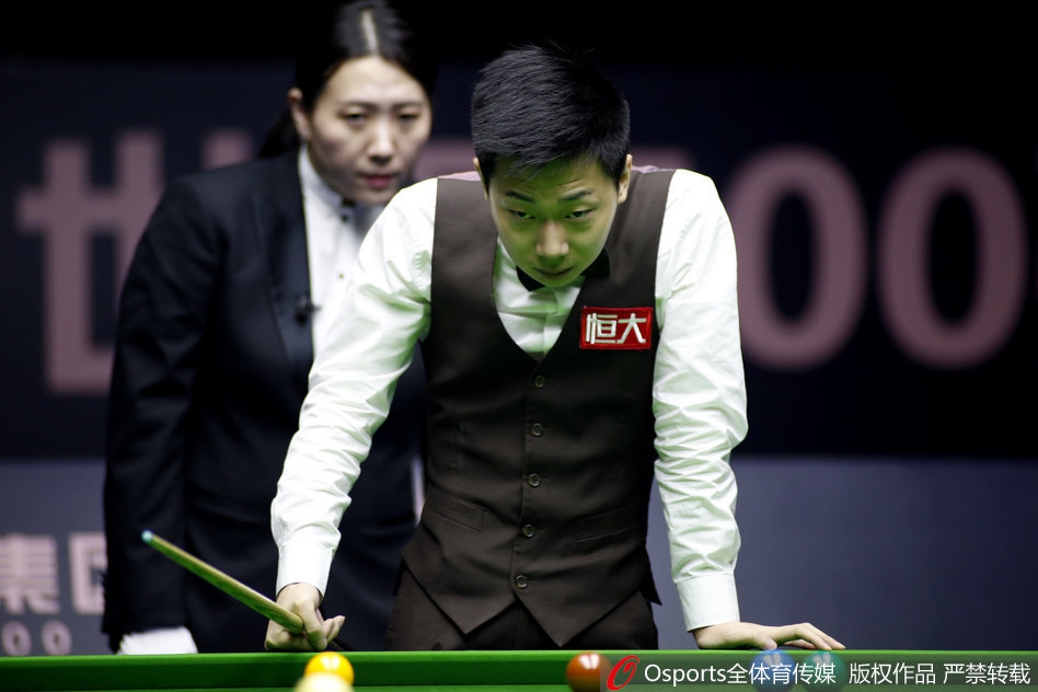 斯诺克中锦赛半决赛第一场