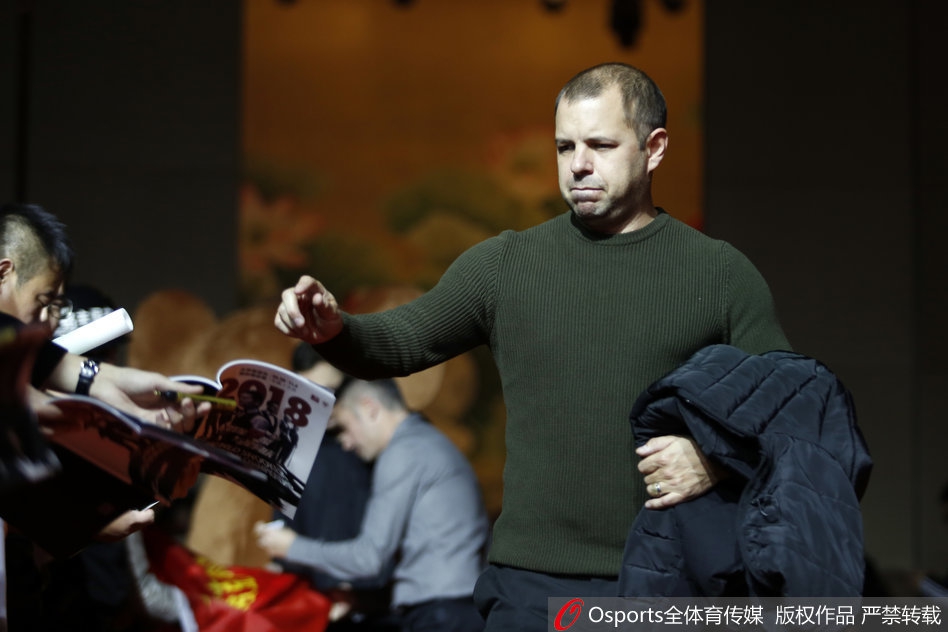 斯诺克球员盛装出席国锦赛晚宴