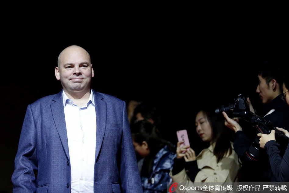 斯诺克球员盛装出席国锦赛晚宴