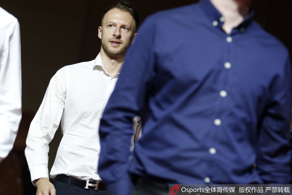 斯诺克球员盛装出席国锦赛晚宴