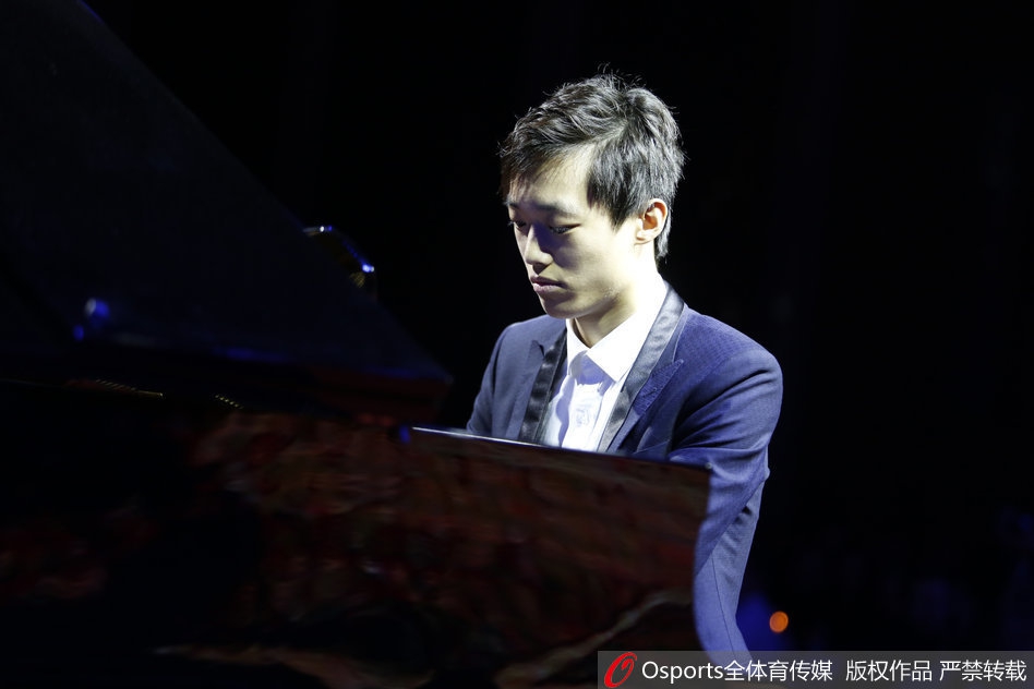 斯诺克球员盛装出席国锦赛晚宴