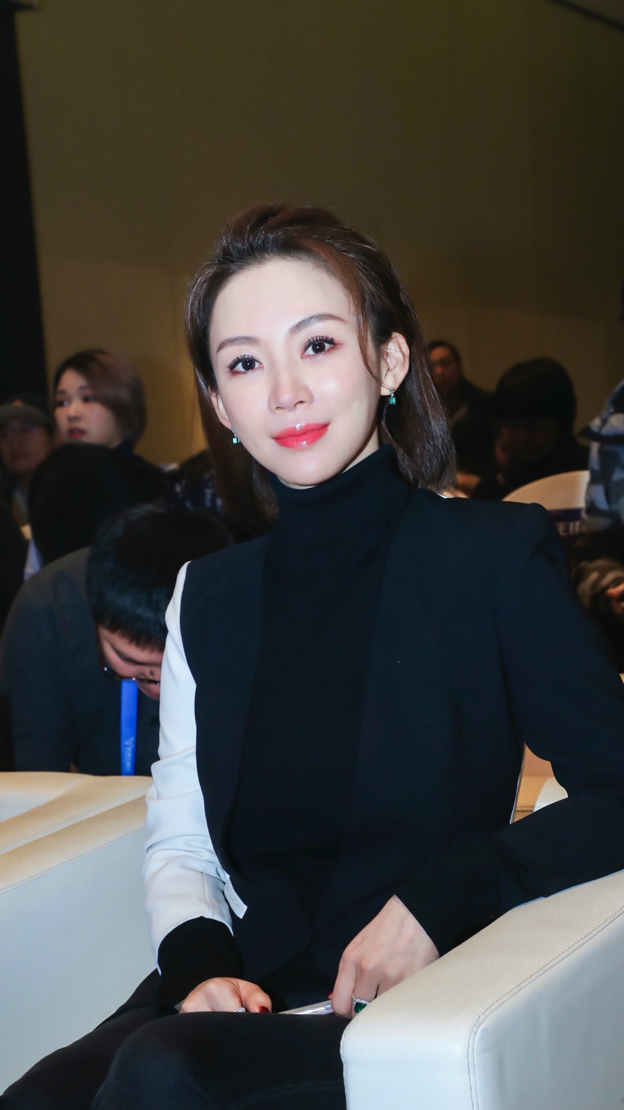 潘晓婷逆龄美肌惊艳