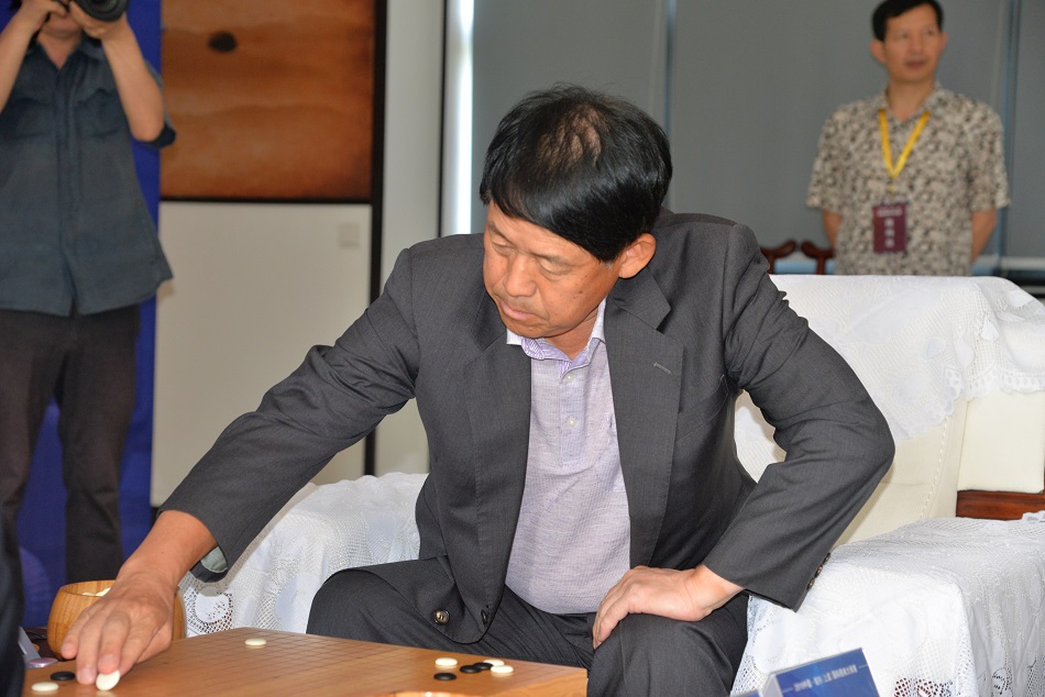 高清-国际围棋大师赛决赛打响 聂卫平战小林光一