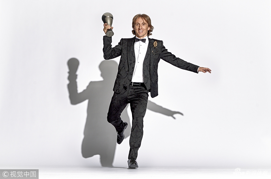 莫德里奇问鼎FIFA足球先生全纪录