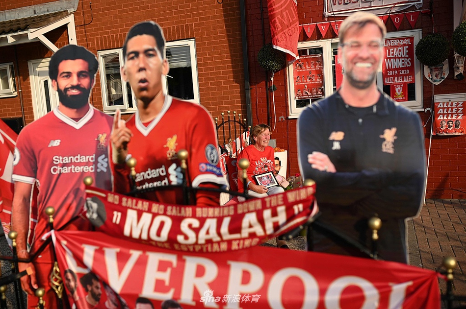 终于等到30年后的这一天！利物浦彻底疯狂