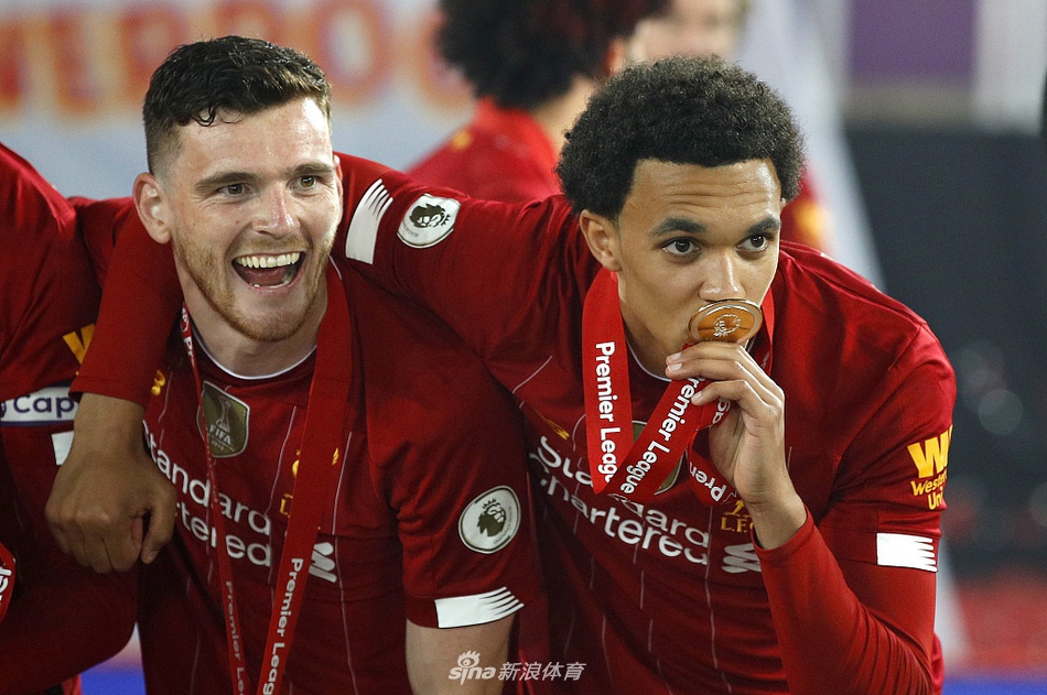 [英超]利物浦5-3切尔西 红军主场夺冠庆祝