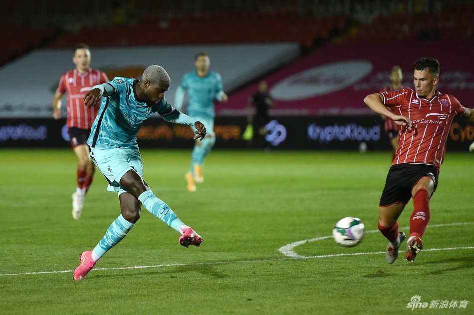 [联赛杯]利物浦7-2林肯城 南野拓实双响