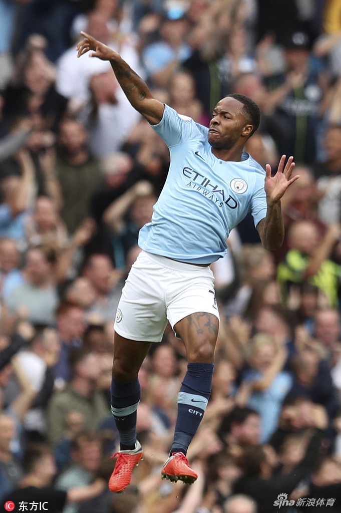 斯特林跃起庆祝