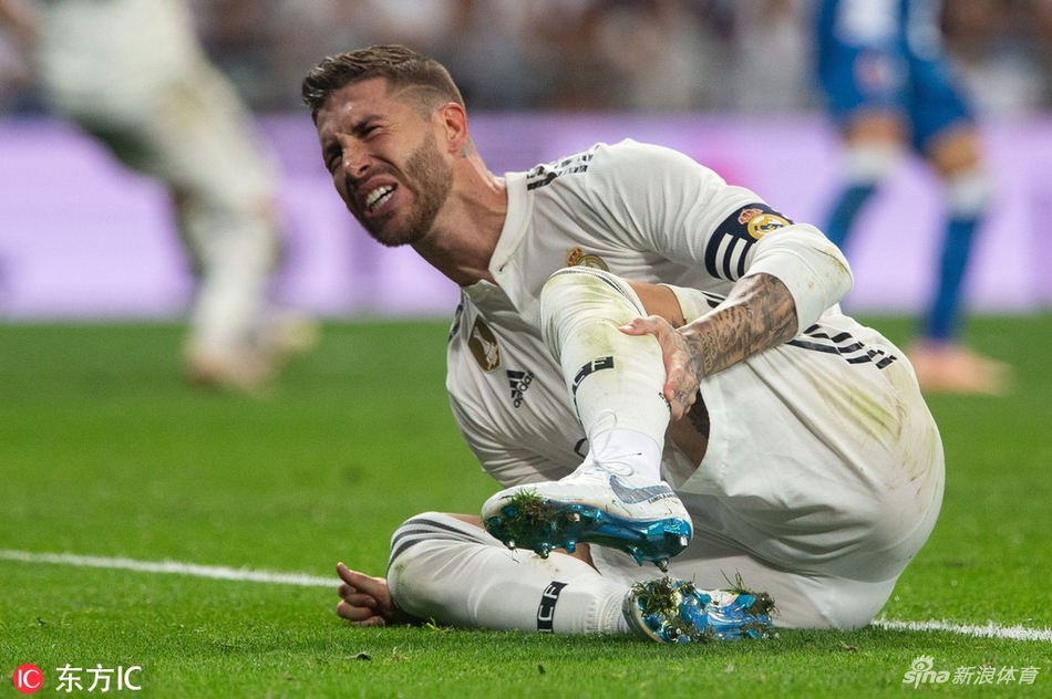 拉莫斯痛苦倒地