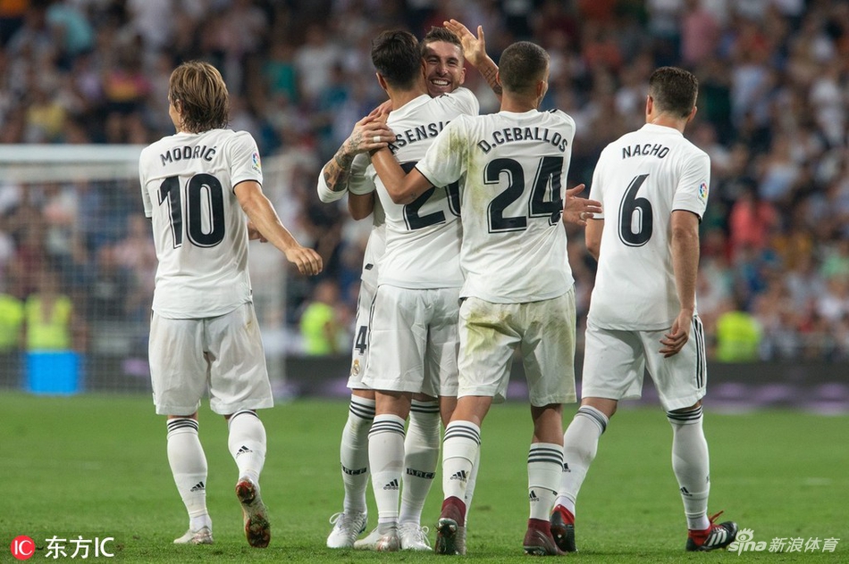 皇马众将送上祝贺