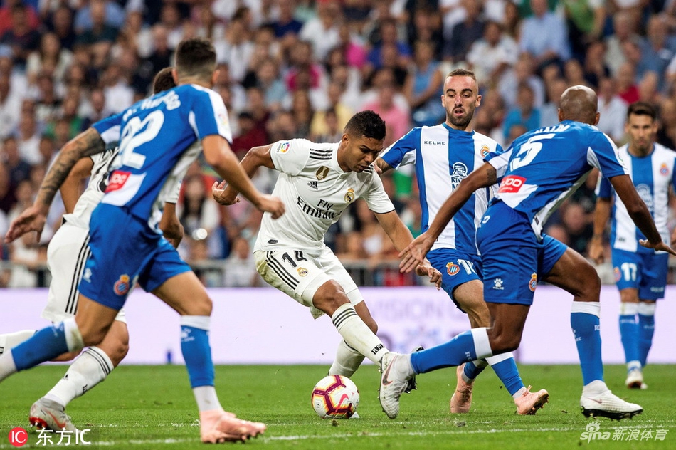 卡塞米罗陷入包围