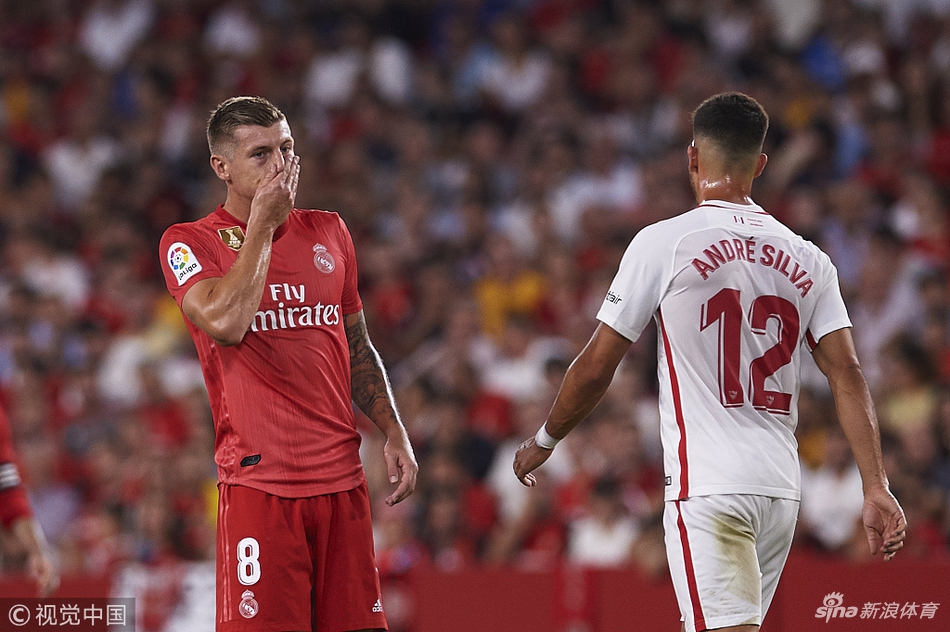 克罗斯不知所措