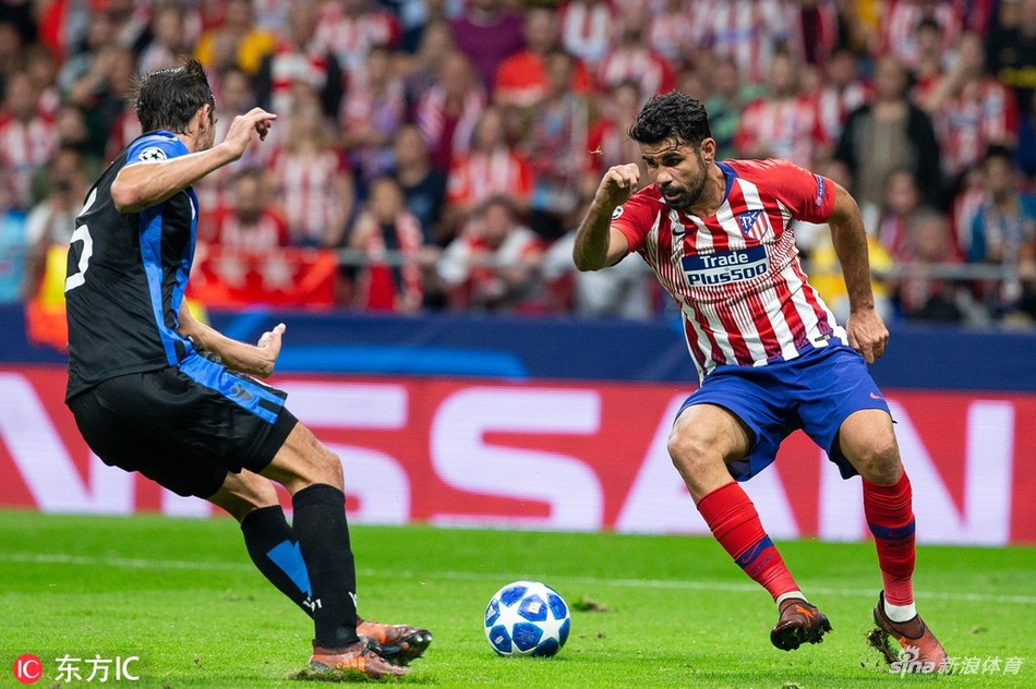 科斯塔与后卫1V1