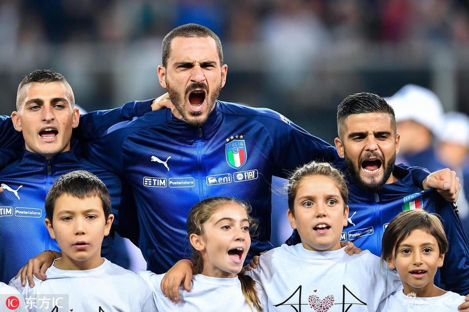 意大利众将唱国歌群情激昂