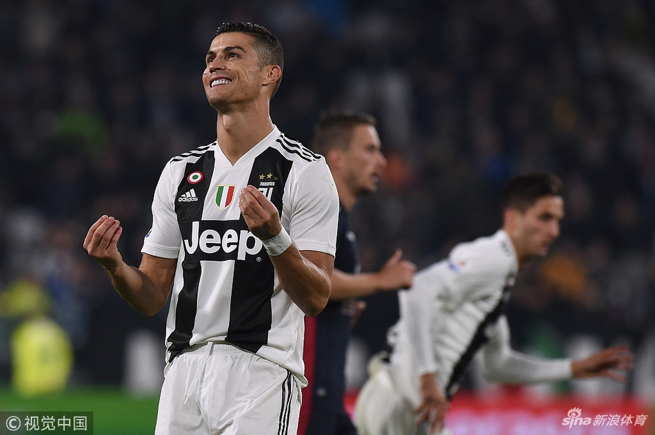 C罗中柱一脸无奈