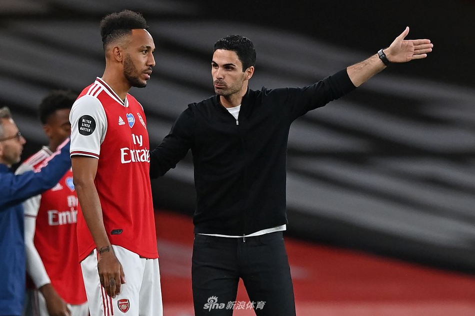 [英超]阿森纳2-1利物浦 拉卡泽特传射