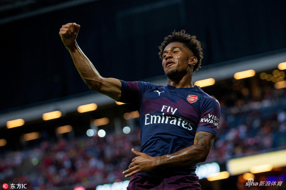 纳尔逊挥拳庆祝