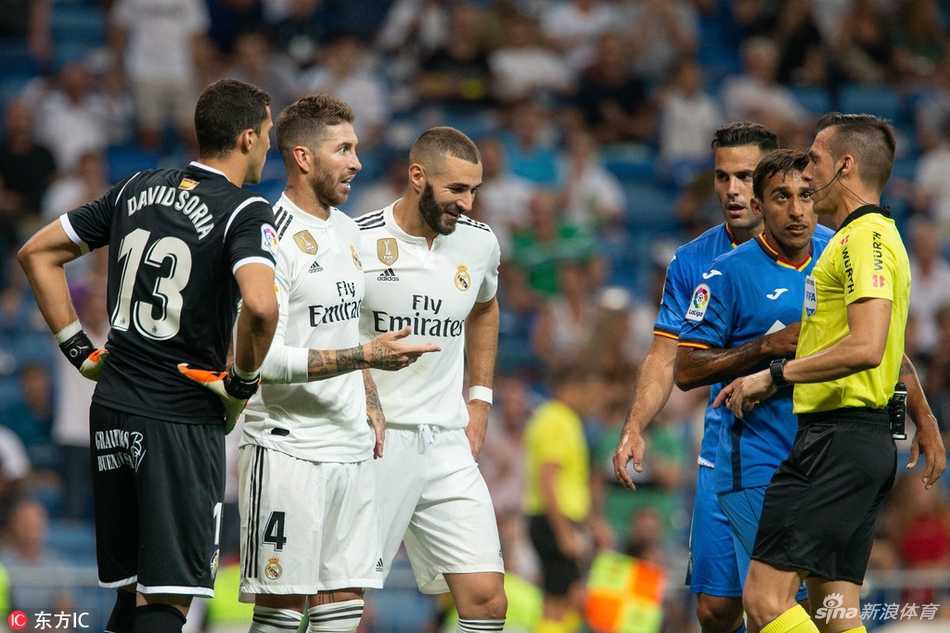 双方围绕主裁争论