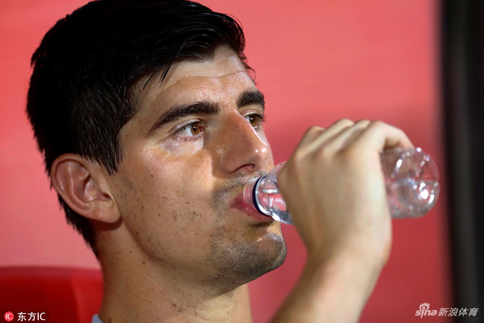 库尔图瓦继续替补