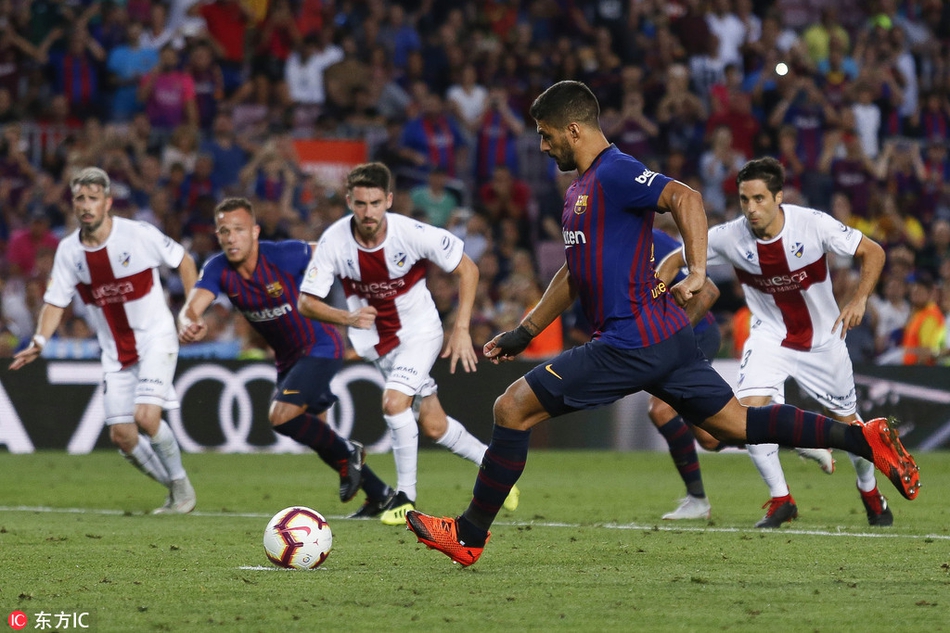 苏亚雷斯点球破门