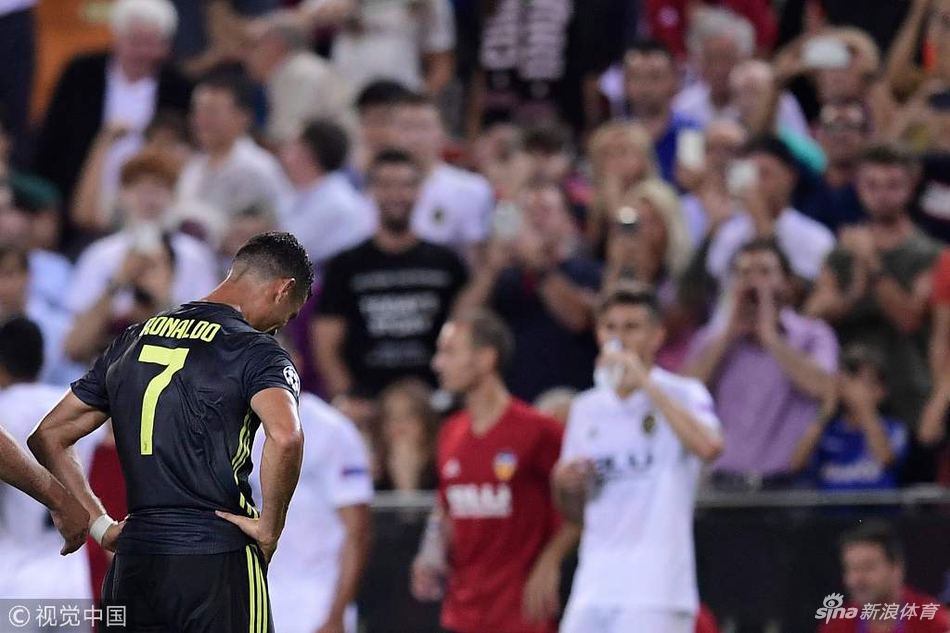 C罗无奈退场