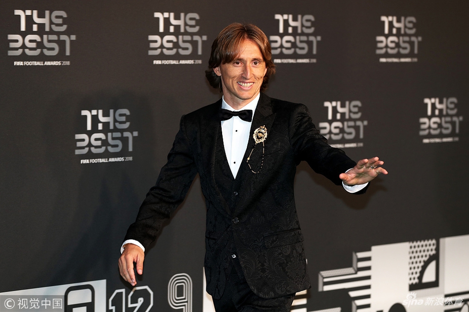 莫德里奇问鼎FIFA足球先生全纪录